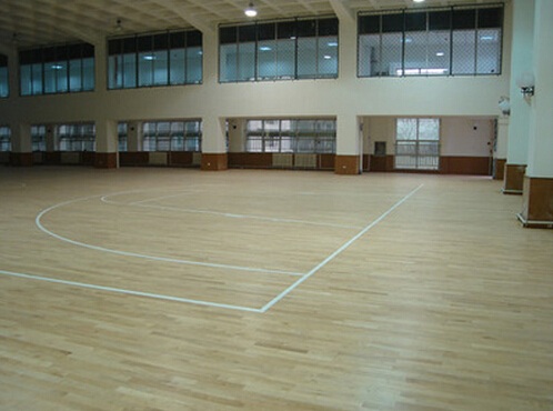 不同結(jié)構(gòu)的運(yùn)動(dòng)木地板優(yōu)缺點(diǎn)比較